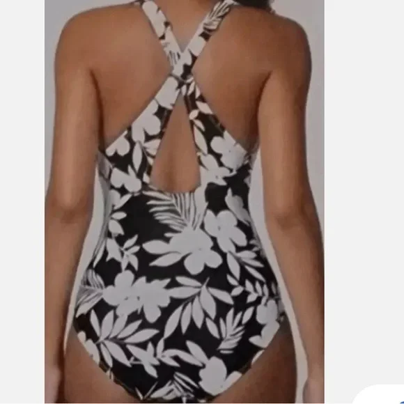 NWT. Lands' End Ladies' Swimsuit. Size Small. Color -Black. - Picture 2 of 3